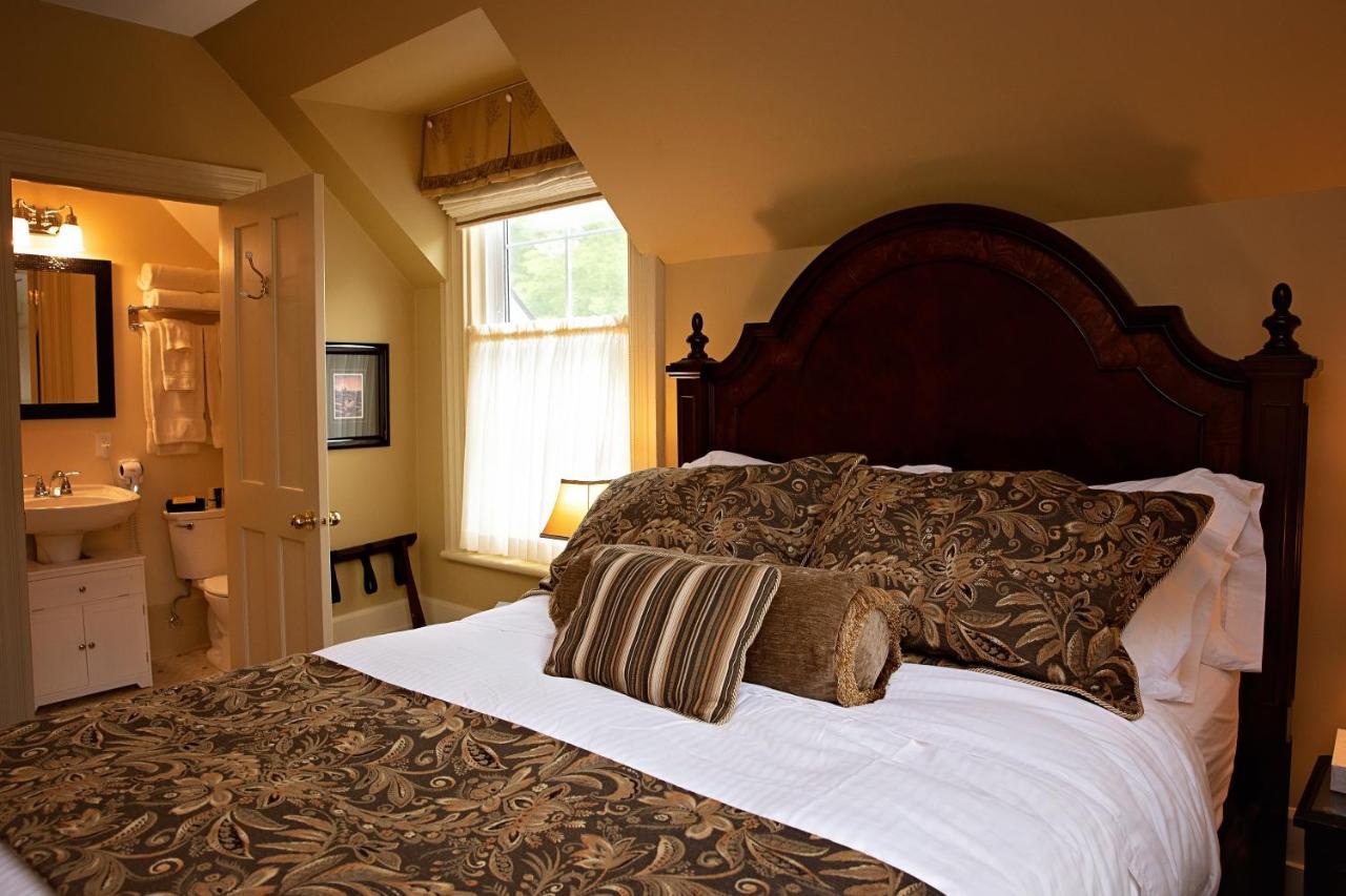 The Woodview Inn Gananoque Buitenkant foto
