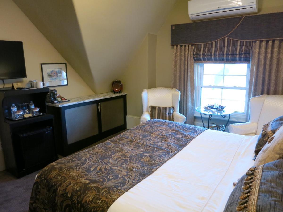 The Woodview Inn Gananoque Buitenkant foto