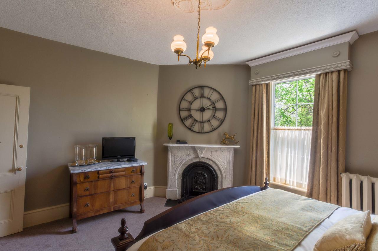 The Woodview Inn Gananoque Buitenkant foto