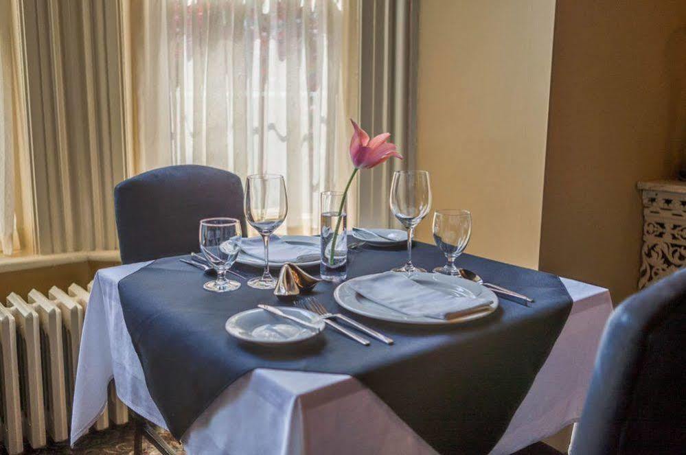 The Woodview Inn Gananoque Buitenkant foto